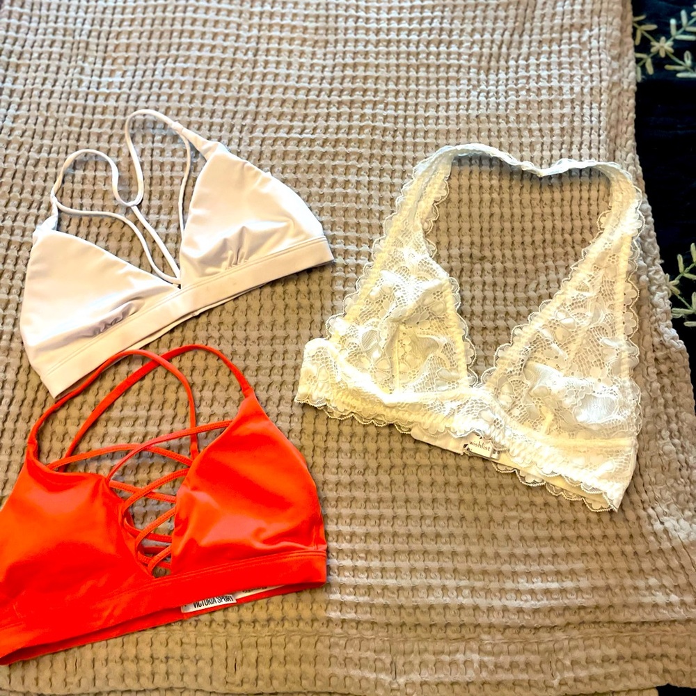 Set of 3 lace appliqué bras. Victoria and wishlist. Sizes S & M
